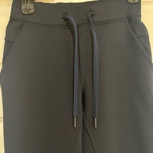 Mens Navy Lululemon warm joggers.  Size XS